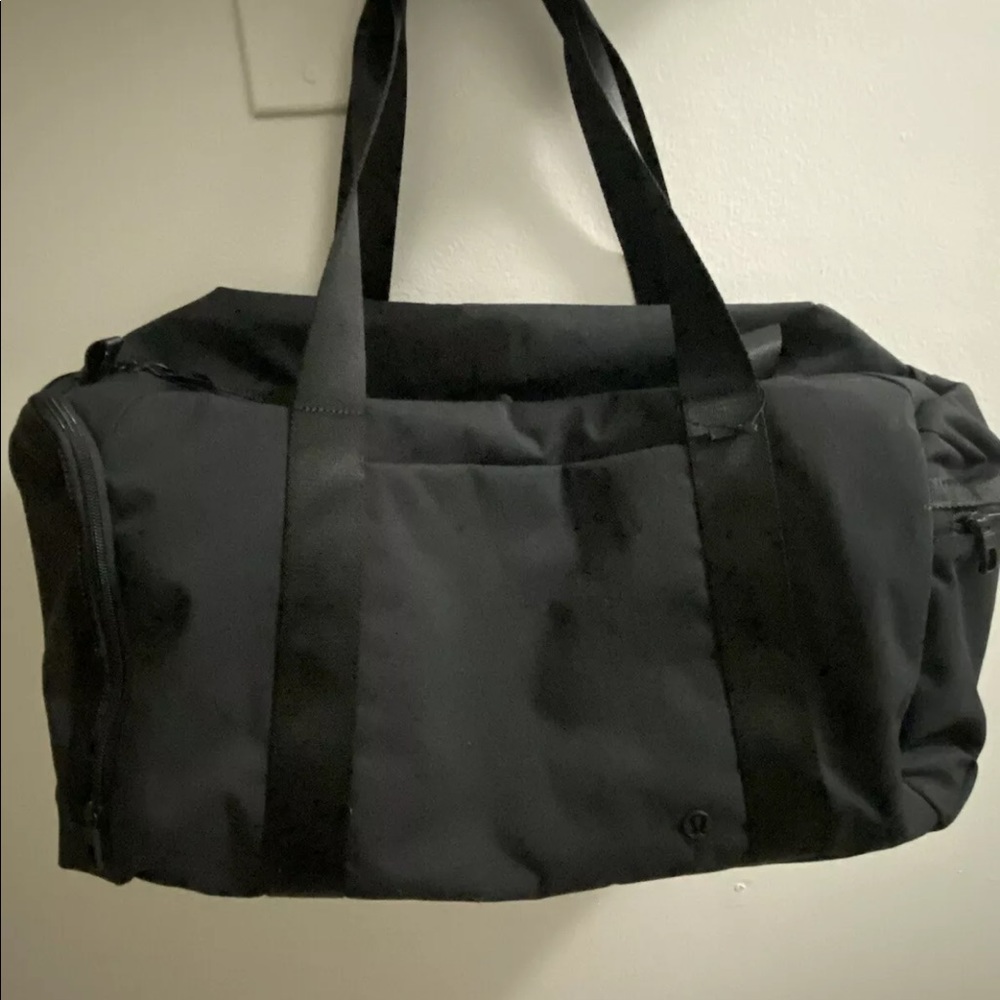 Lululemon Command the Day Duffel Bag - 37L
